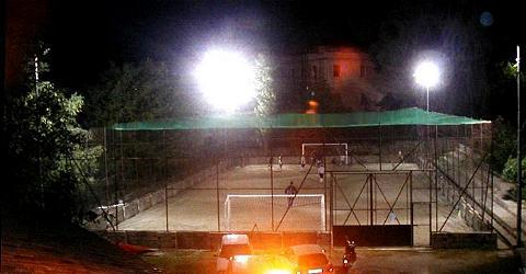 Residence : campo di calcetto by night