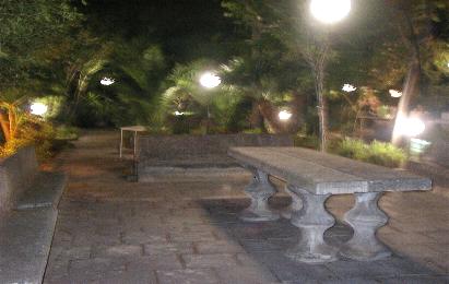 Residence : giardino by night