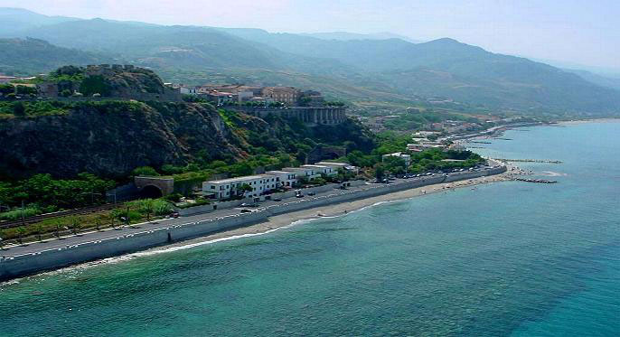 San Lucido : vista da un deltaplano